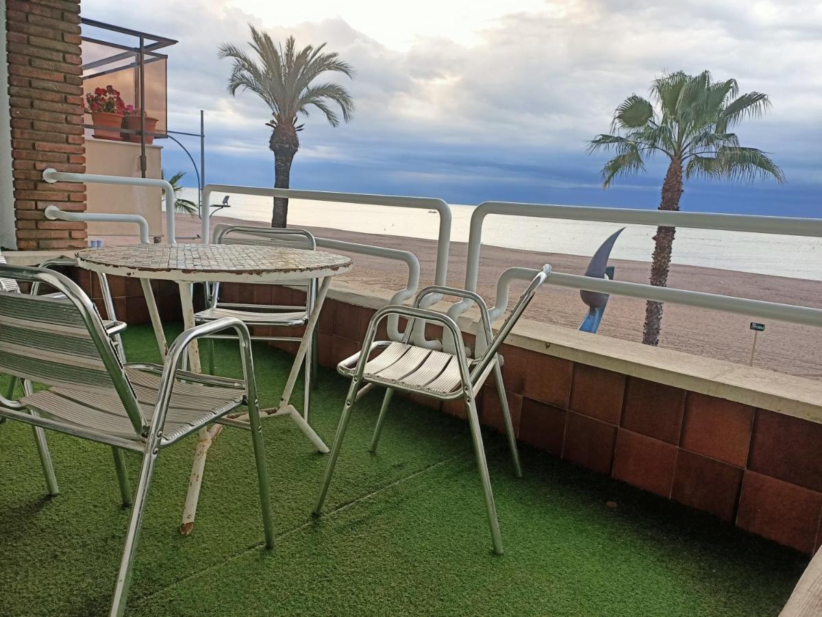 Piso Jover Alojamiento Para Mayores De 25 Anos !! Lloret de Mar Bagian luar foto